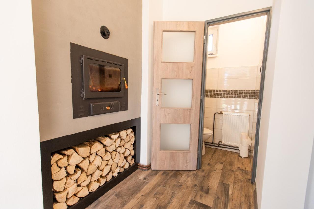 Ubytovani Na Samote - Apartman U Tesaru Komarice Εξωτερικό φωτογραφία